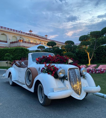 vintage car for wedding